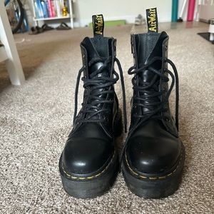 Dr. Martens Jadon